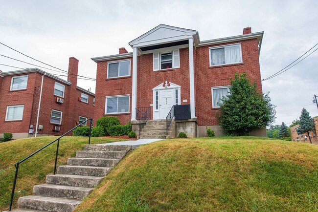 Building Photo - 2739 W North Bend Rd