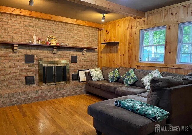 Building Photo - 56 West Side Ave