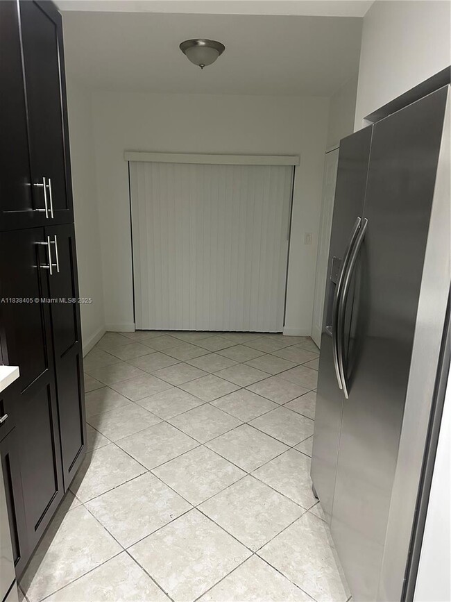 Foto del edificio - 658 NE 195th St