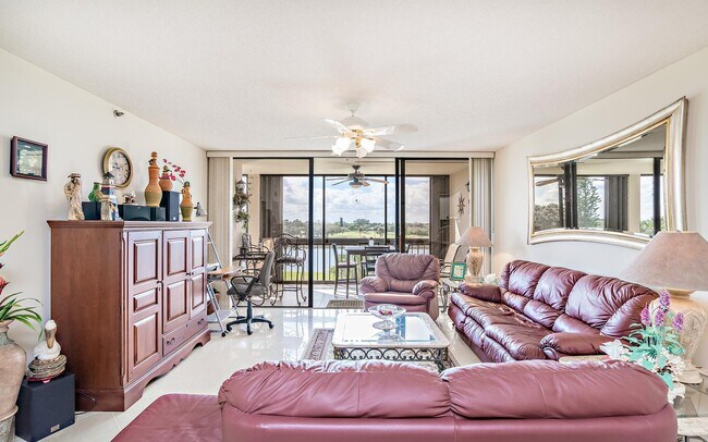 Foto del edificio - 356 Golfview Rd