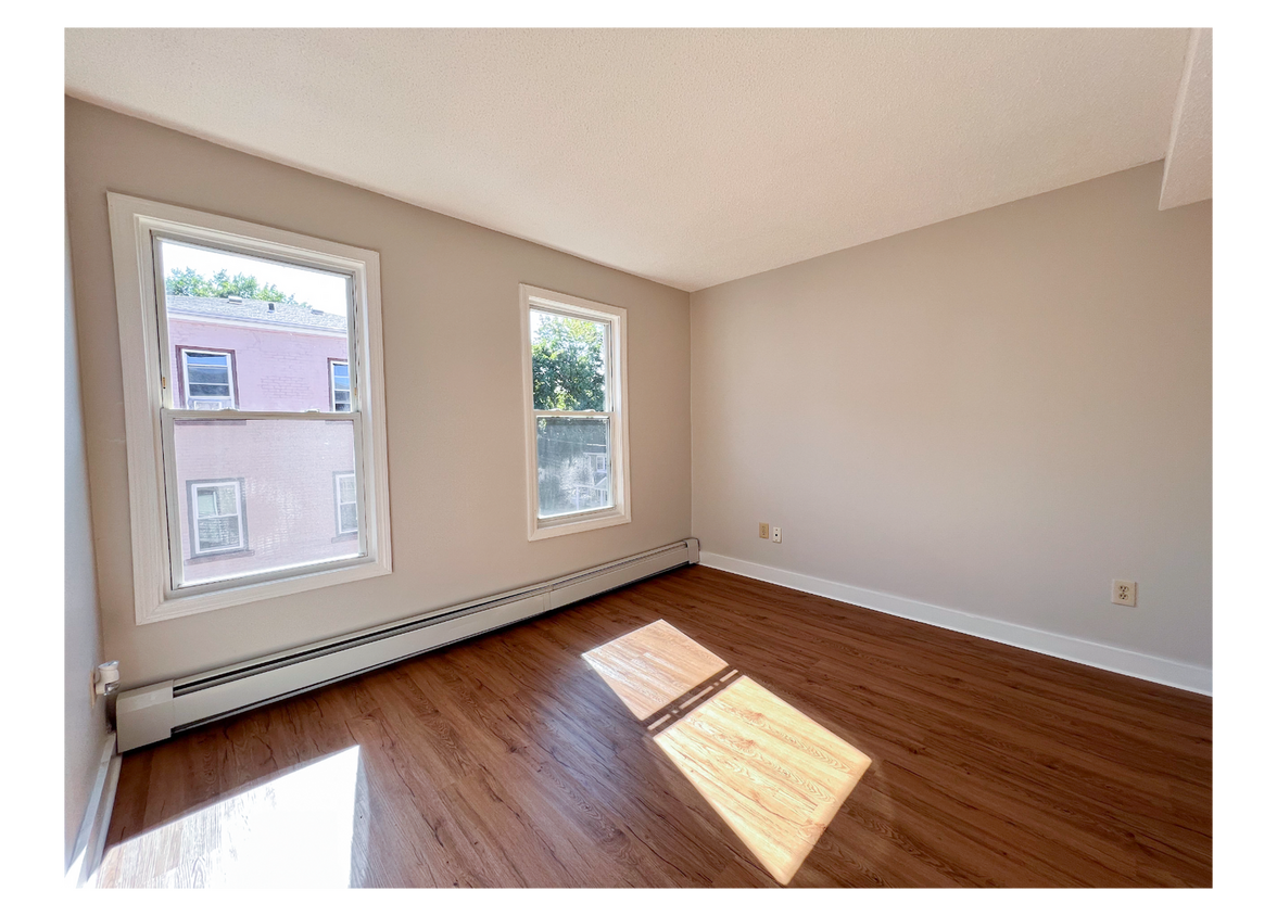12 Winter St Unit 3, Hartford, CT 06120 Room for Rent in Hartford, CT