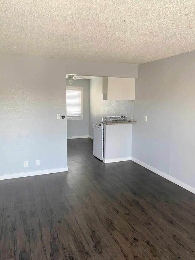 Foto del edificio - 12648 Paddison Ave