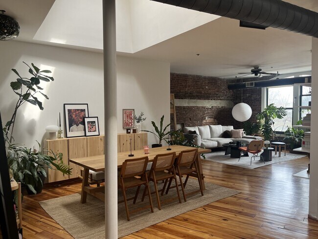 Foto del edificio - 600 Columbia Rd