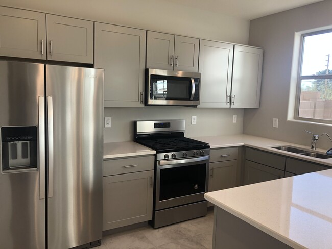 Foto del edificio - 4272 E Columbus Park Pl