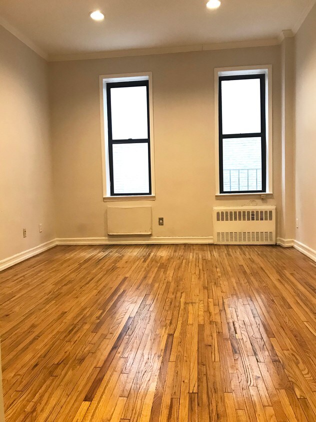 Foto principal - 1582 1st Avenue