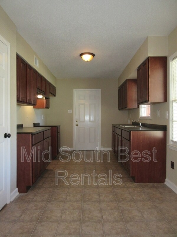 Foto del edificio - 2169 Leyton Ave