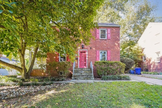 COMING SOON - Beautiful 3Beed/1.5 BA -SF in Bethesda - COMING SOON - Beautiful 3Beed/1.5 BA -SF in Bethesda House