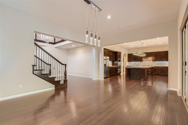 Building Photo - Don't miss out on this 4 Bedroom/ 4.5 Bath...