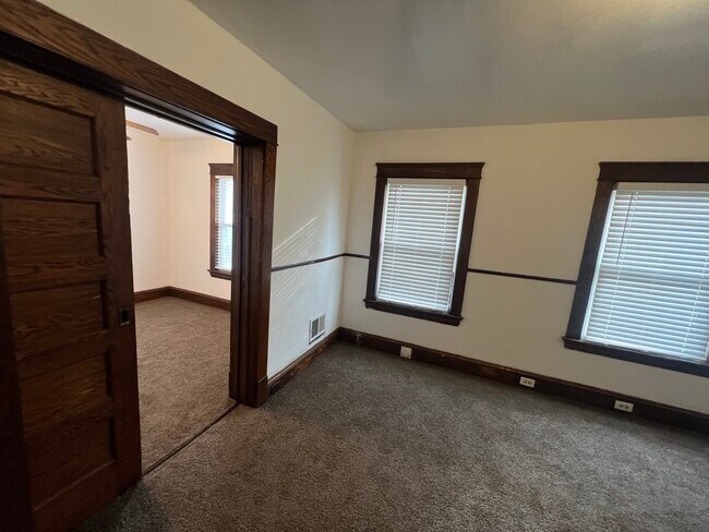 Foto del edificio - 1316 W 91st St