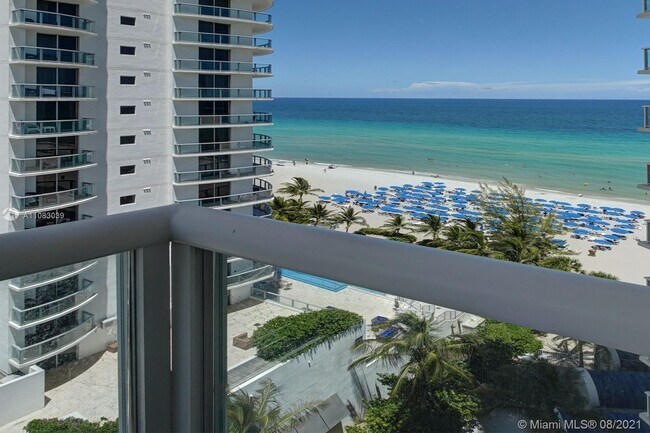 Foto del edificio - 18671 Collins Ave