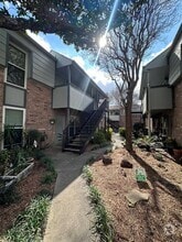 Building Photo - 4450 Sherwood Ln