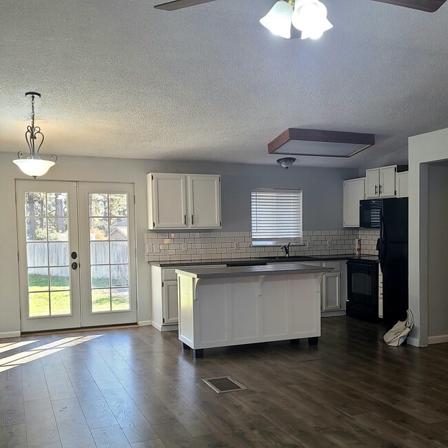 Foto del edificio - 5727 W Pacific Park Dr