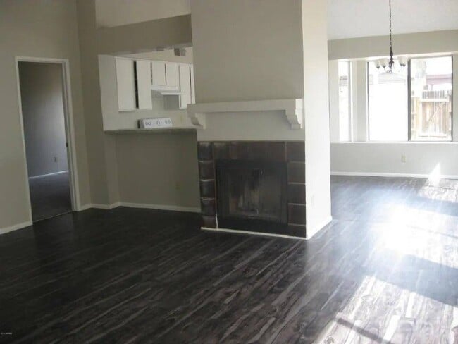 Building Photo - 2130 W Beaubien Dr