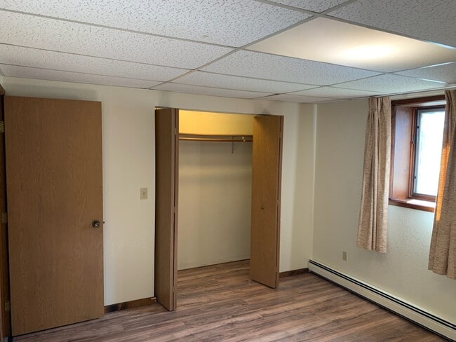Building Photo - 432 Kit Blvd
