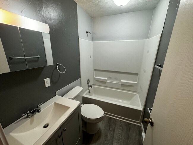 Building Photo - TJ - 2134 (2134-2136 Ashbrook Ave, LLC)