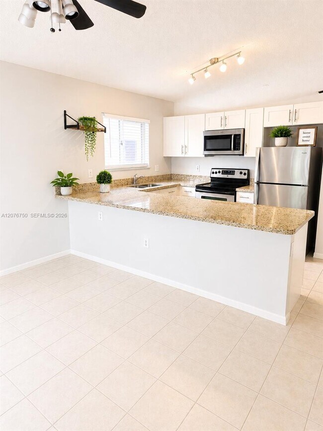 Foto del edificio - 405 Kelly Ln
