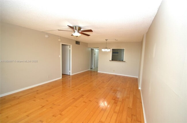 Building Photo - 404 NW 68th Ave