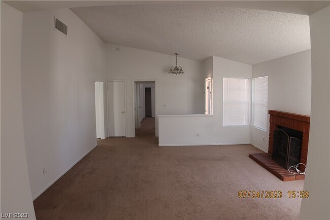 Building Photo - 671 Paulson Dr