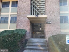 Building Photo - 7101 Donnell Pl