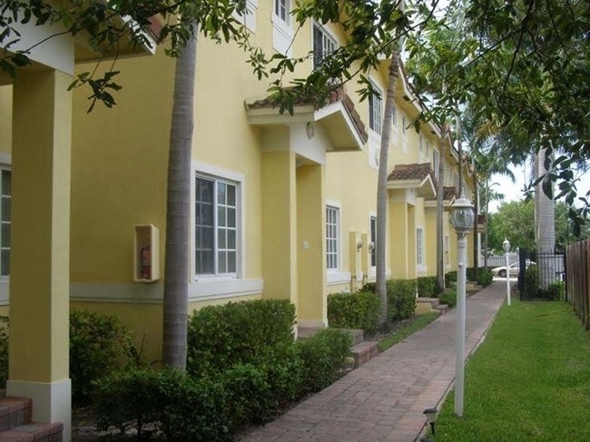 Foto del edificio - 201 NE 4th Ct