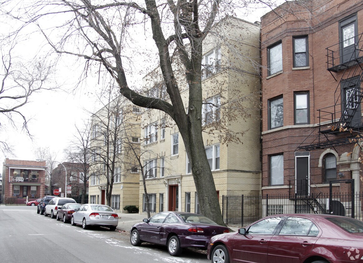 Foto del edificio - 4000-4008 N Kenmore Ave