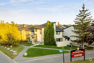 Building Photo - 1998 Beaconwood Dr