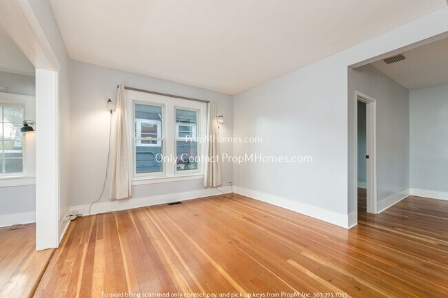 Foto del edificio - Character & Convenience: Your Montavilla D...