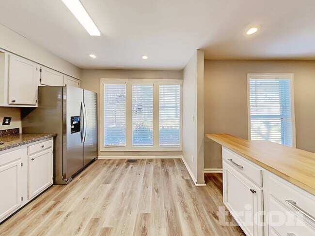 Foto del edificio - 567 Shannon Green Cir SW