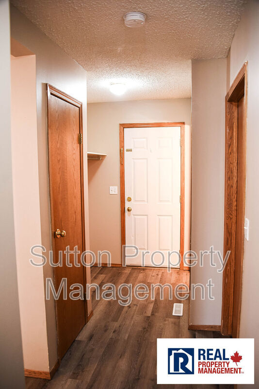 Building Photo - 9140-9101 101 Ave