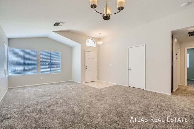 Foto del edificio - COMING SOON 3/5/2025! Beautiful 3-Bedroom,...