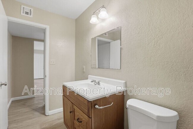 Foto del edificio - 607 W Rio Salado Pkwy