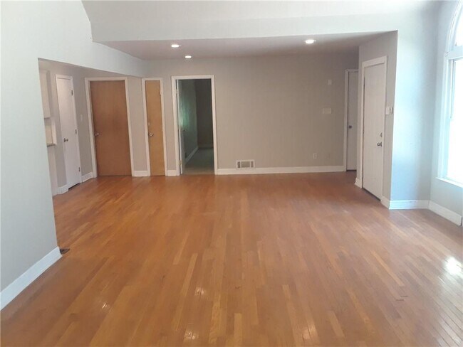 Building Photo - 5908 Pattillo Way