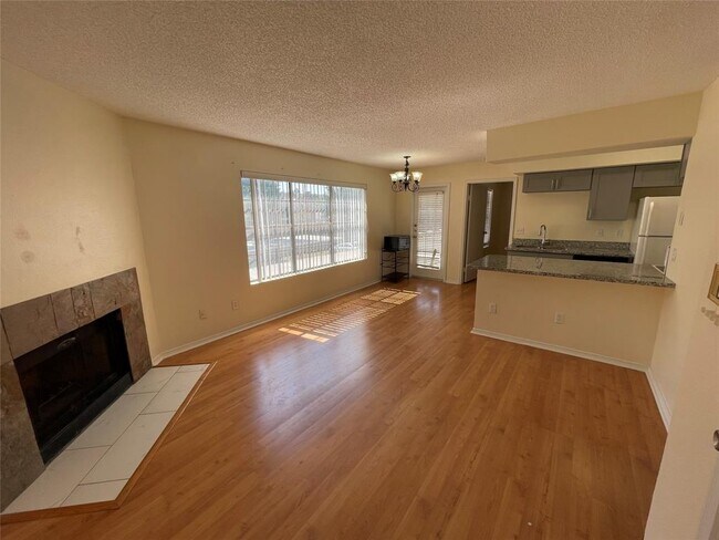 Building Photo - 2750 Holly Hall St