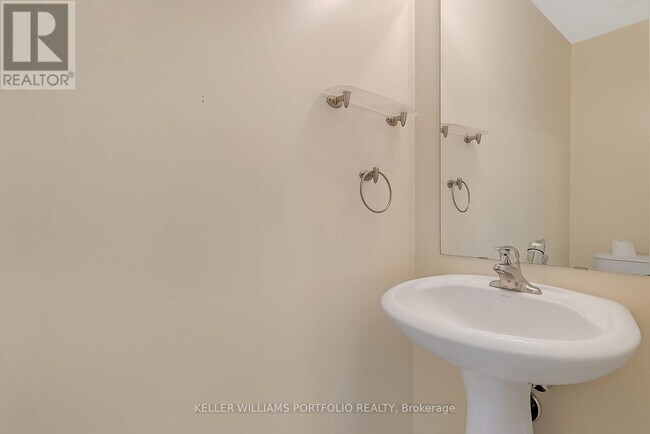 Photo du bâtiment - 7 Sirente Dr