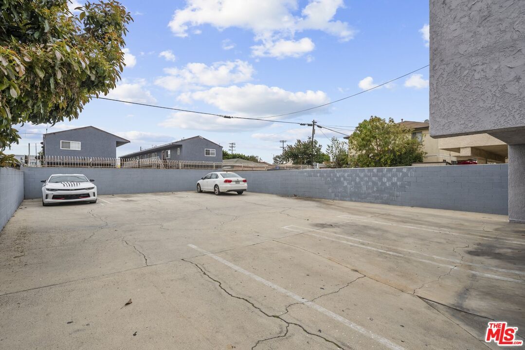 Building Photo - 1556 W 227th St