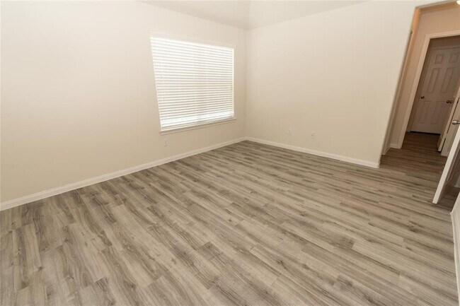 Building Photo - 2211 Barnack Ct
