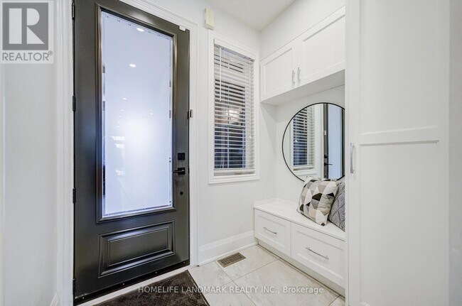 Photo du bâtiment - 16 Gauguin Ave