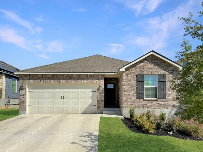 Building Photo - 736 Ft Leonard