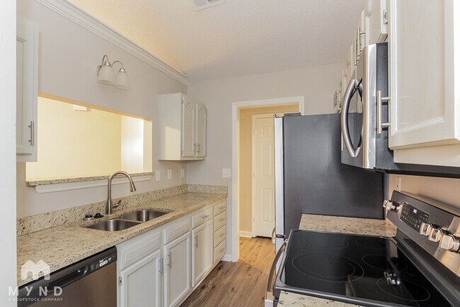 Foto del edificio - 5729 Glenhill Ct