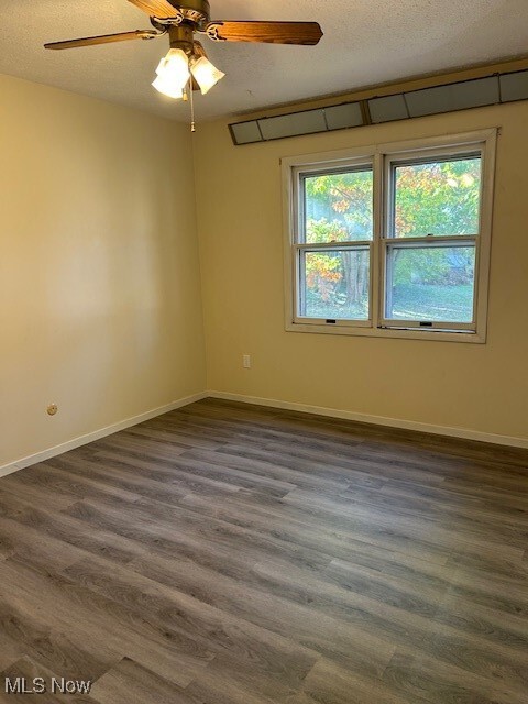 Building Photo - 829 Randall Dr