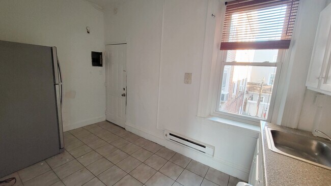 Building Photo - 1249 Shackamaxon St