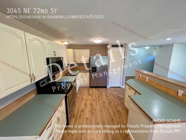 Building Photo - **APPLICATIONS PENDING** Nicely Updated 3 ...