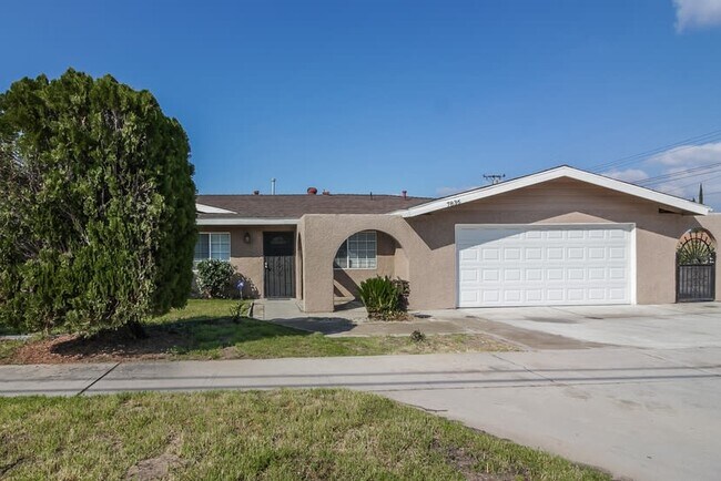 Foto del edificio - 7836 Cunningham St