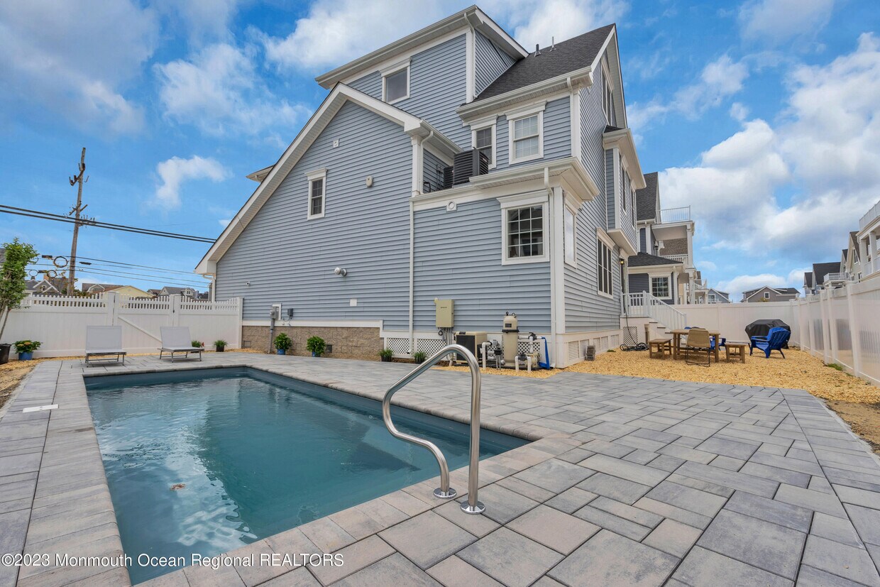 511 NJ35, Mantoloking, NJ 08738 House for Rent in Mantoloking, NJ