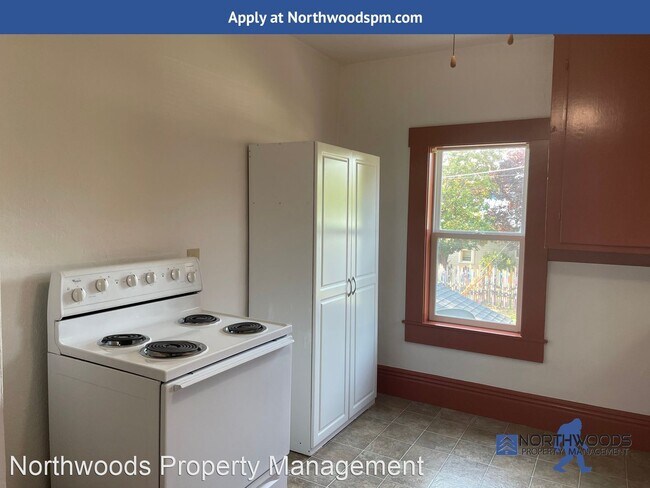 Building Photo - 2 br, 1 bath House - 318 Wagner Creek Rd