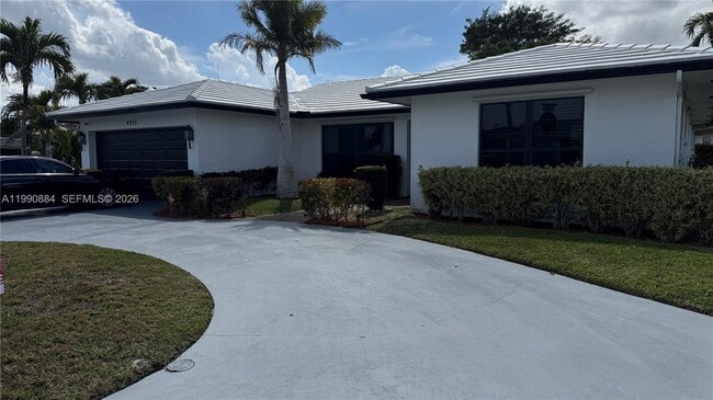 Building Photo - 4905 Bayberry Ln
