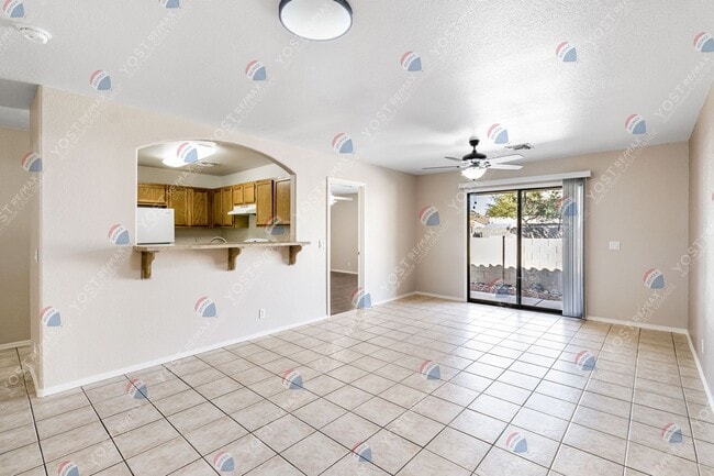 Building Photo - Quaint townhome in Tierra Palmas!
