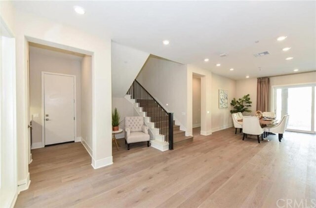 Building Photo - 102 Bellatrix