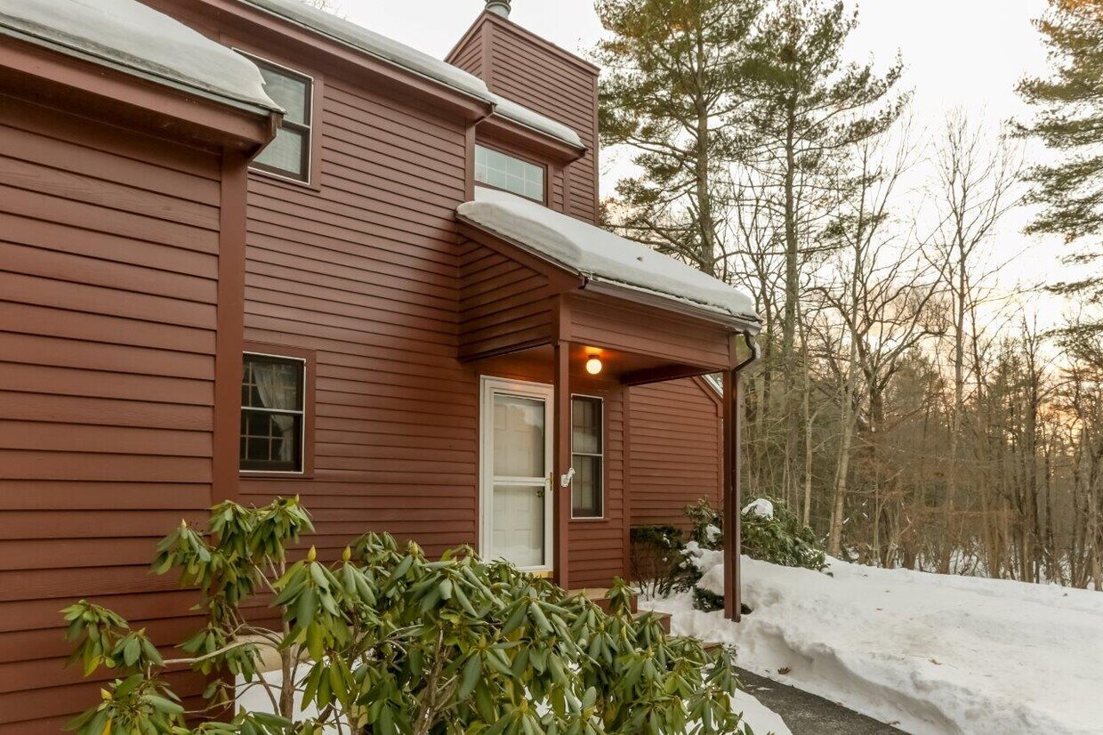 30 Kirriemuir Rd, Stratham, NH 03885 Condo for Rent in Stratham, NH