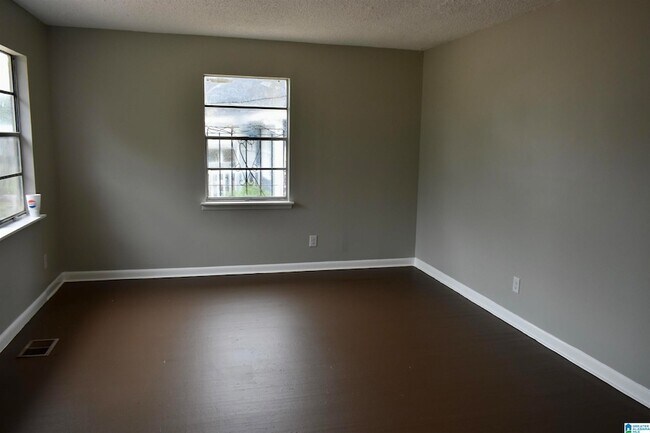 Foto del edificio - 3720 Howard Ave SW